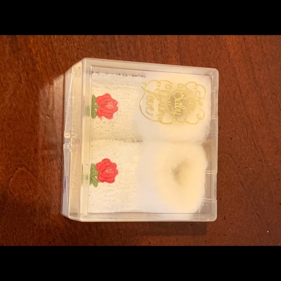 🌟Host Pick🌟 Rare Vintage Baby Booties - Picture 2 of 5